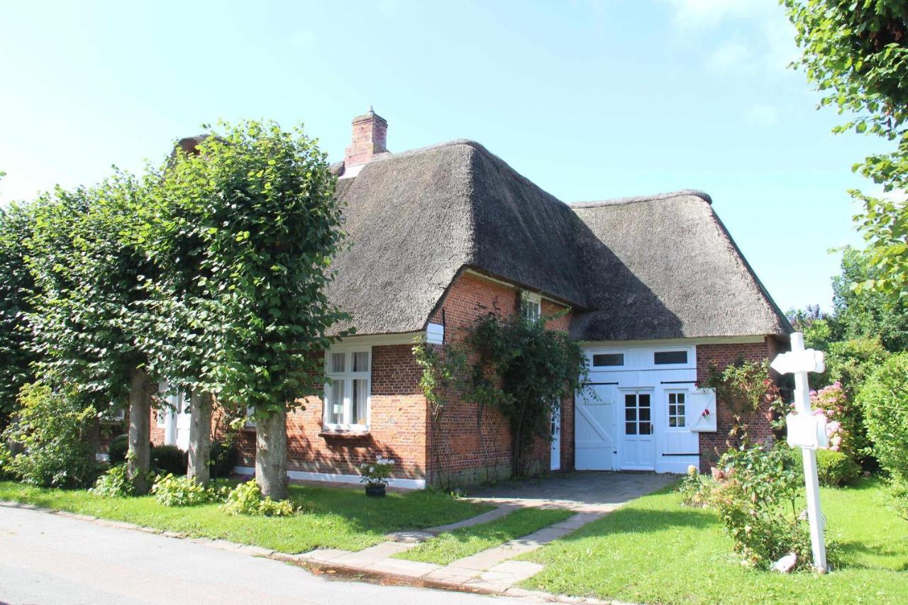 Kapitaen Hansen Haus Oldsum Exteriör bild